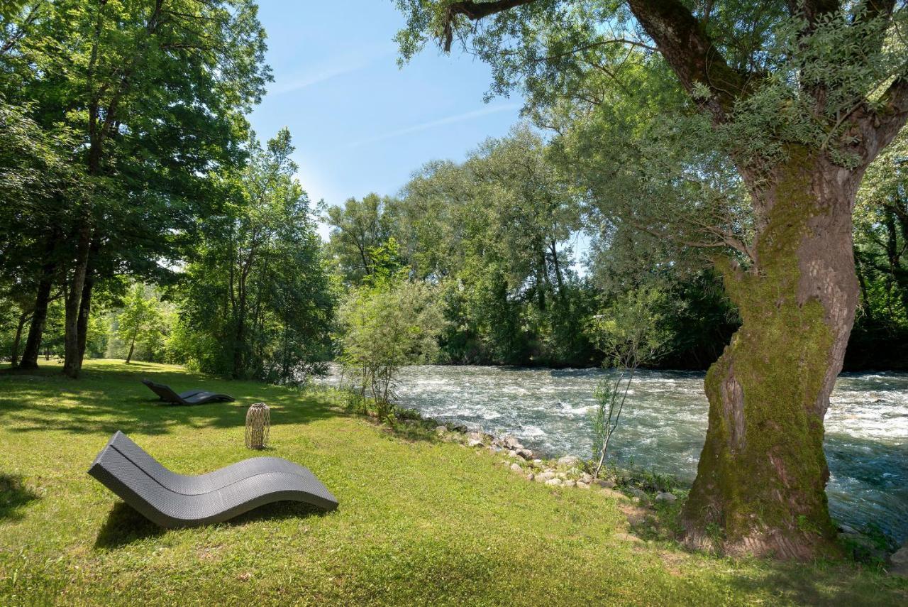 Logis Hotel Restaurant Les 2 Rives - A75, En Bordure De Riviere 班纳萨克 外观 照片