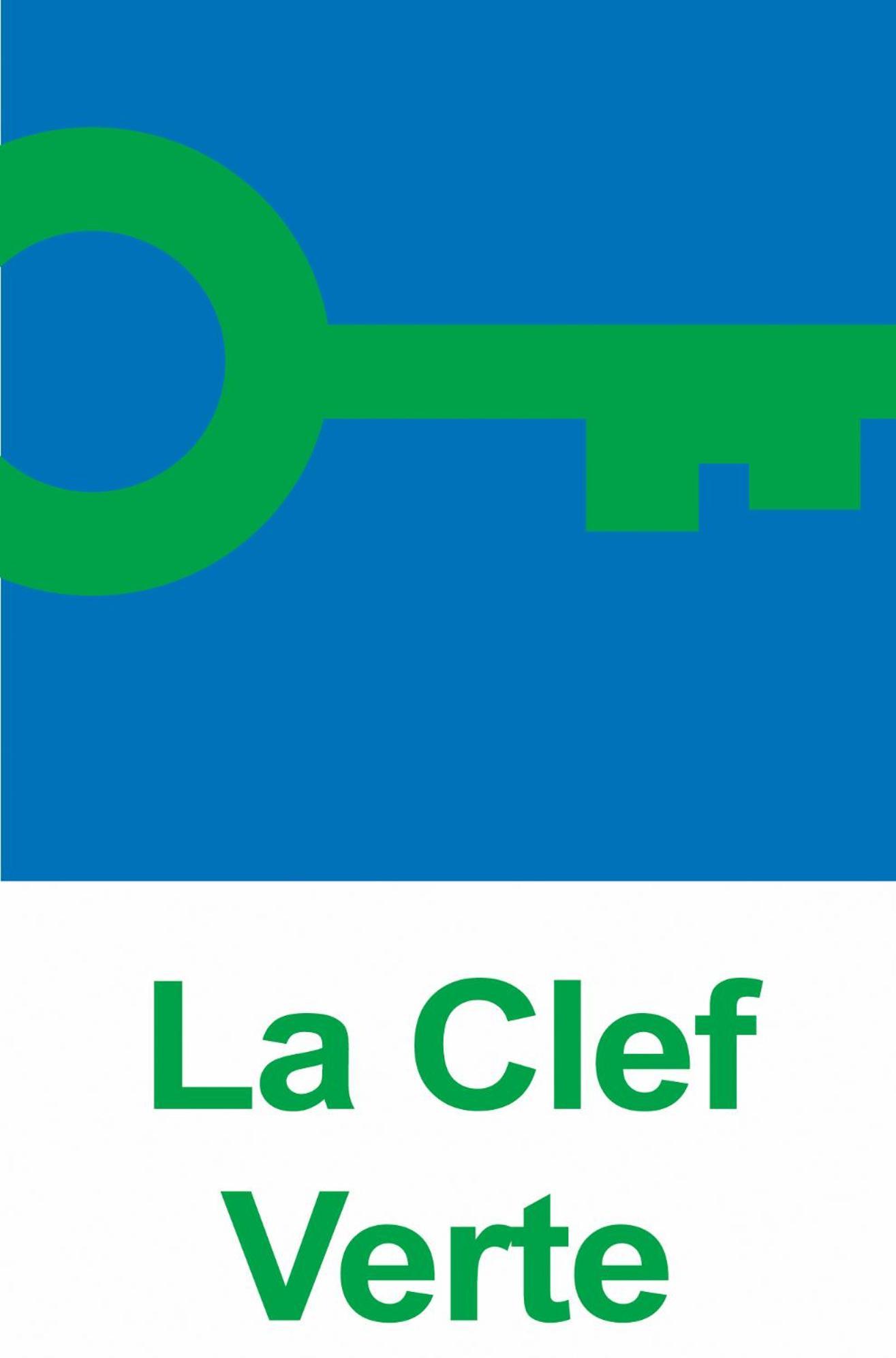 Logis Hotel Restaurant Les 2 Rives - A75, En Bordure De Riviere 班纳萨克 外观 照片