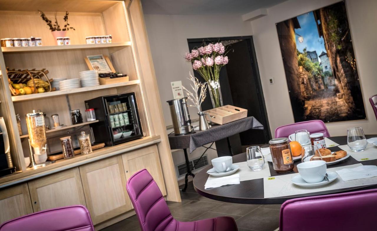 Logis Hotel Restaurant Les 2 Rives - A75, En Bordure De Riviere 班纳萨克 外观 照片