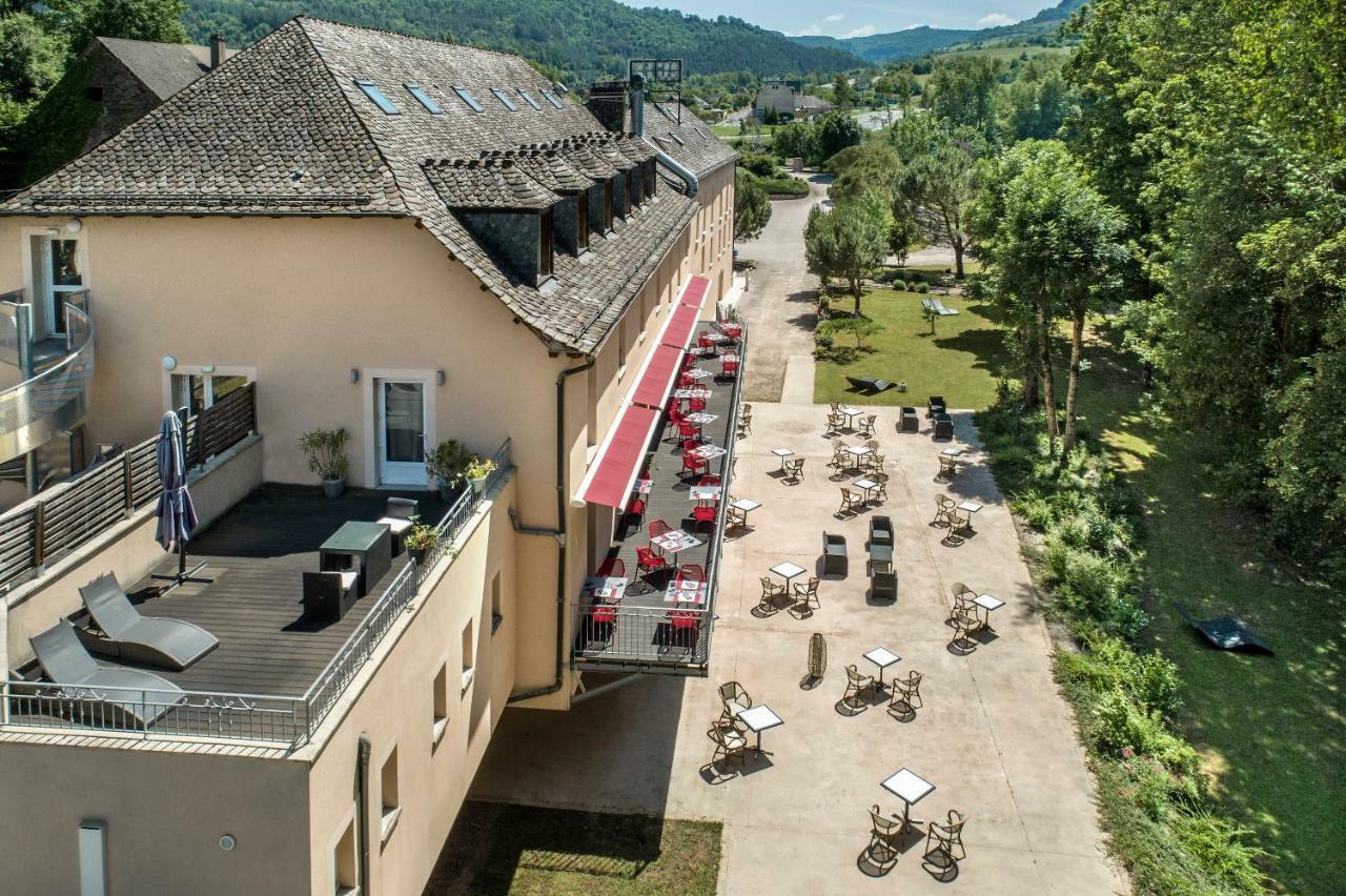 Logis Hotel Restaurant Les 2 Rives - A75, En Bordure De Riviere 班纳萨克 外观 照片