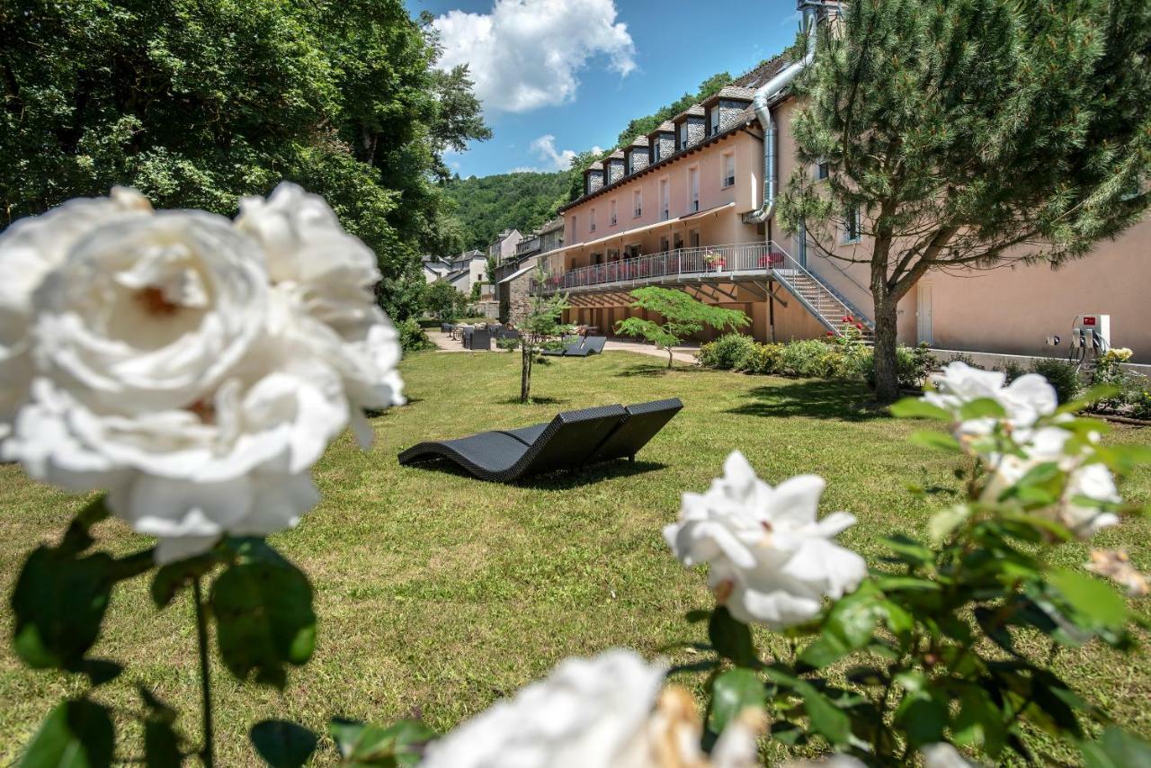Logis Hotel Restaurant Les 2 Rives - A75, En Bordure De Riviere 班纳萨克 外观 照片