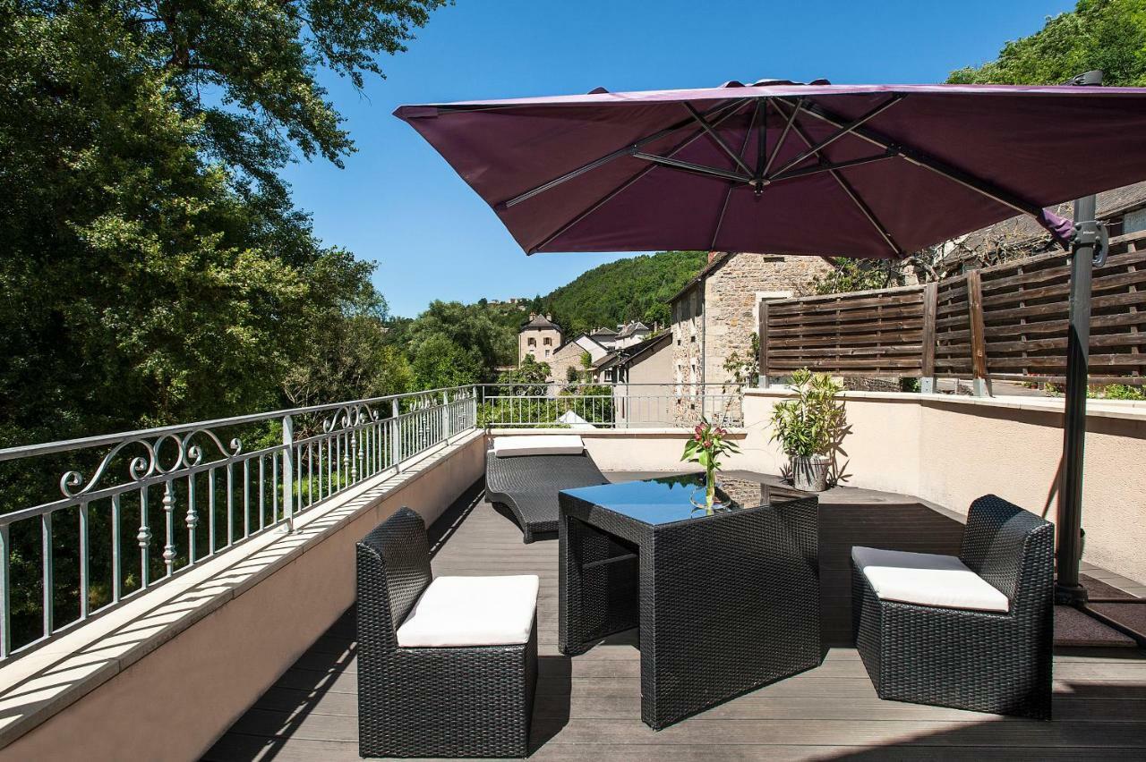 Logis Hotel Restaurant Les 2 Rives - A75, En Bordure De Riviere 班纳萨克 外观 照片